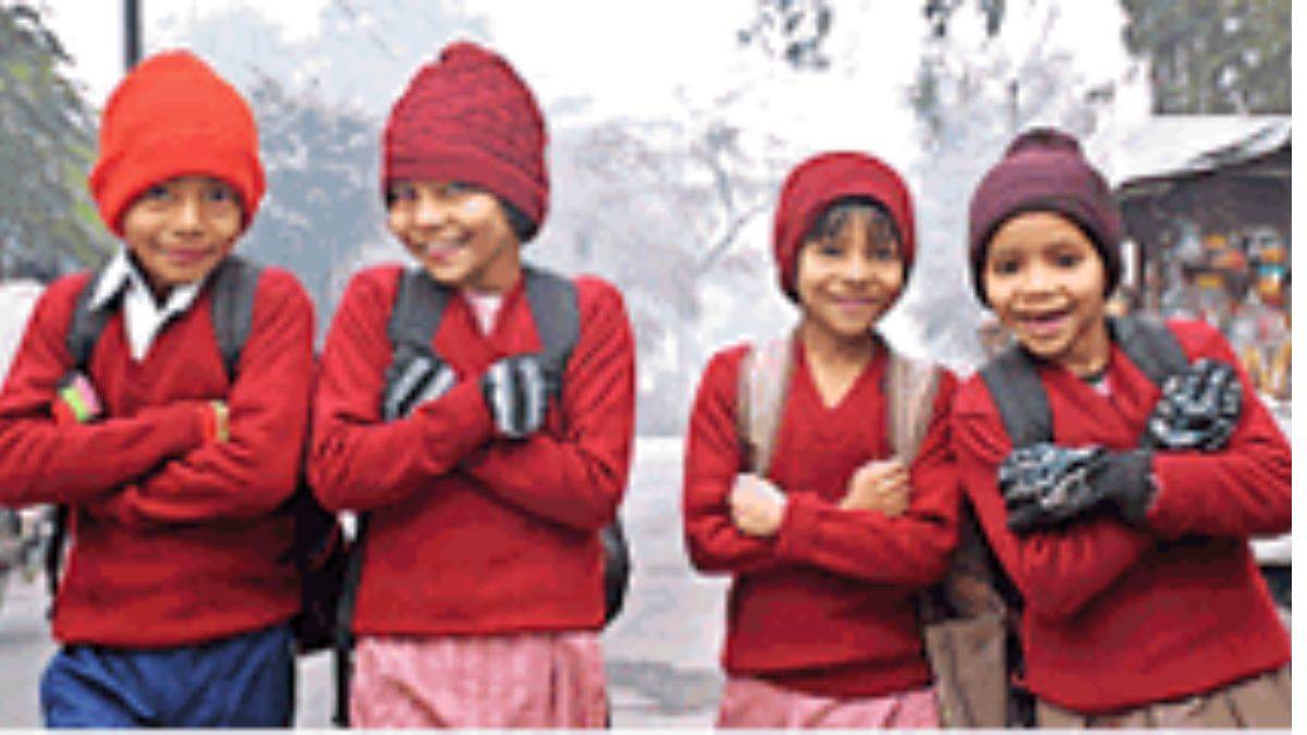 https://www.jagranimages.com/images/newimg/27122022/27_12_2022-moradabad_fog_timings_educational_institutions_changed__23273296.jpg