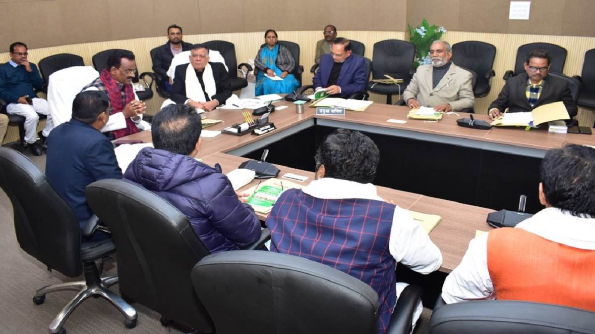 UP Assembly Committee Membership लगातार तीन बैठकों में अनुपस्थित रहे