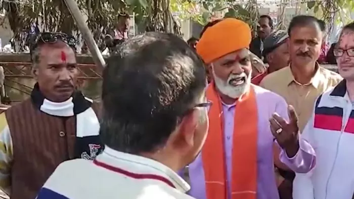 राजस्थान में सहाड़ा सीट से भाजपा विधायक लादूलाल पितलिया। (फोटो- वायरल वीडियो)