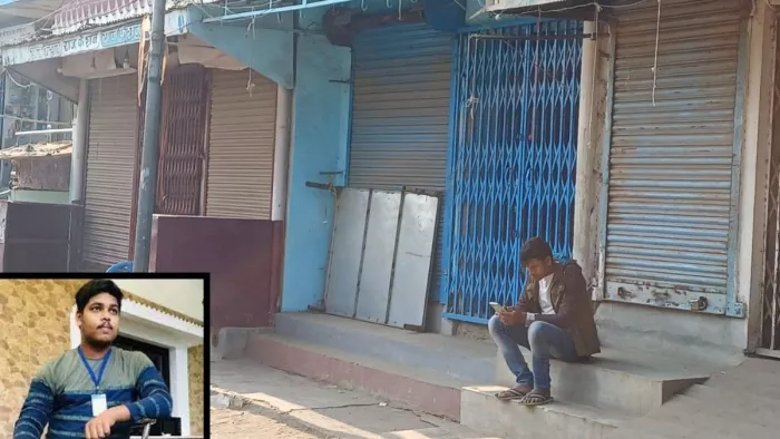 तुषार मंडल की हत्या के विरोध में तीनपहाड़ बंद।