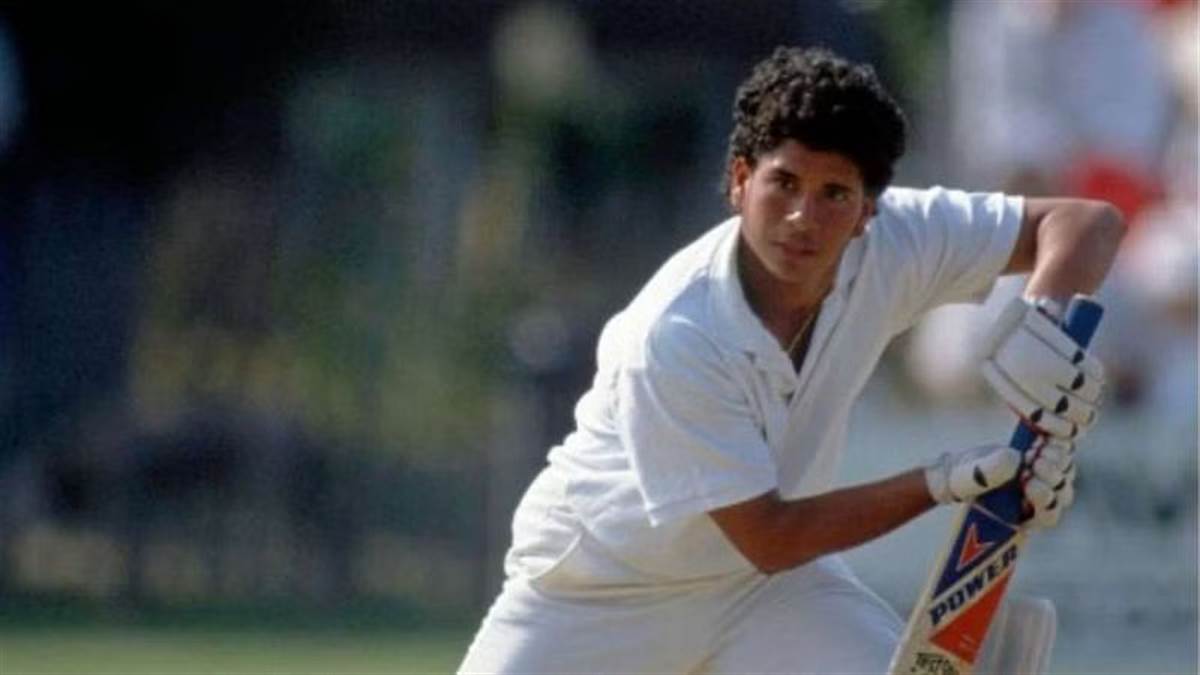 when 16 years old sachin tendulkar said that he will play after hitting on nose with waqar younis ball in1989