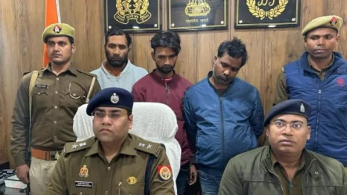 वारदात के खुलासे के बारे में जानकारी देते हुए पुलिस अधीक्षक कुलदीप सिंह। जागरण
