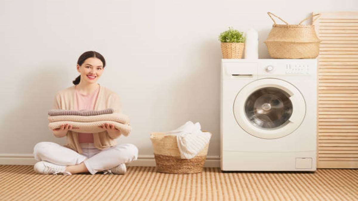 नहीं छूटेगा कोई दाग धब्बा, ये Voltas Washing Machine देगी मिनटों में ड्राई क्लीनर वाली चमक और सूखेंगे झटपट