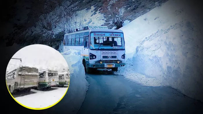 हिमाचल में बर्फबारी के कारण बस नहीं चलीं (सोशल मीडिया फोटो)