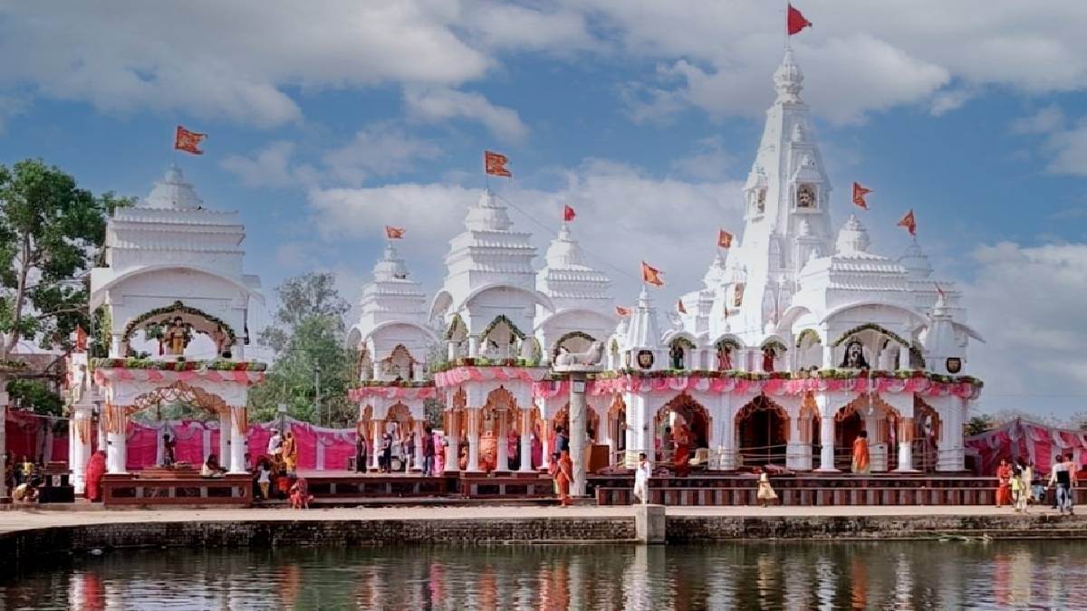 bihar new year 2025 start by visiting dumraon kanchaneshwar shiva temple kopwa kali temple picnic spot