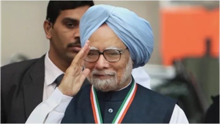 अवमूल्यन की वजह से मनमोहन सिंह की विदेश में जमा रकम का मूल्य बढ़ गया था। (File Photo- PTI)