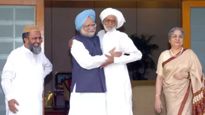 Manmohan Singh died अपने मित्र से मिलते हुए मनमोहन। (फाइल फोटो)