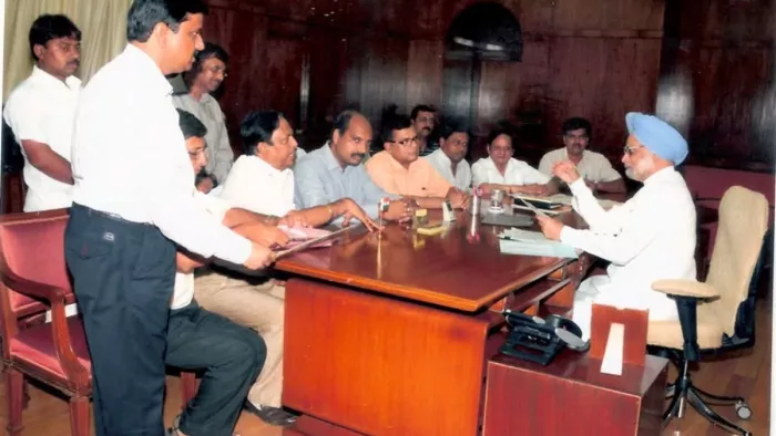 संसद भवन में जब मनमोहन सिंह से सांसद के नेतृत्व में उद्यमियों का प्रतिनिधिमंडल मिला था। सौजन्य- संदीप अरोड़ा