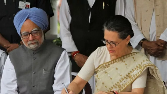 Manmohan Singh Death जब सोनिया गांधी ने की थी मनमोहन की तारीफ । (फोटो- रायटर)
