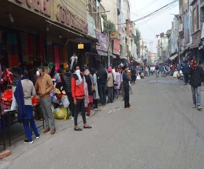 जालंधर के पुराने बाजारों में एक भी सार्वजानिक शौचालय नहीं, लोगों को