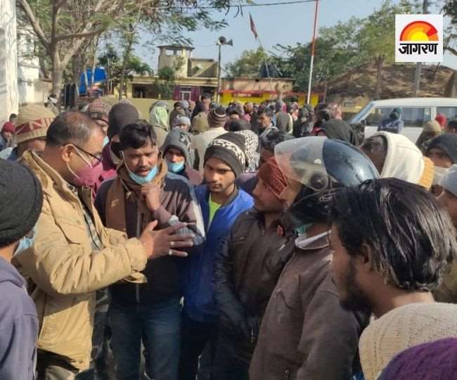 Jharkhand Crime News : सामूहिक दुष्कर्म के मामले में हिरासत में लिए जाने को लेकर बवाल