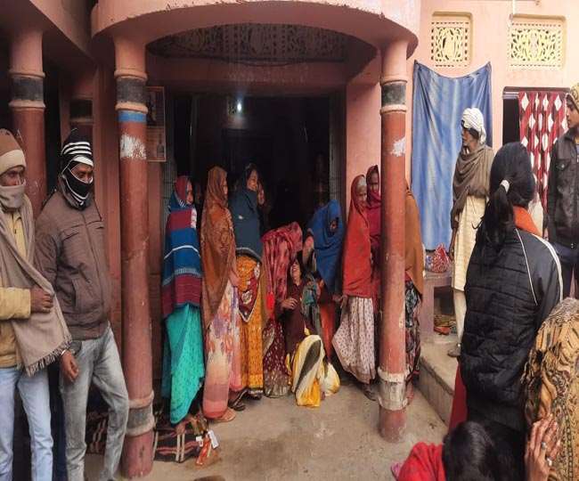 जहरीली शराब से गांव में पसरा है मातम। जागरण