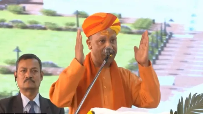 UP Politics: सीएम योगी आदित्यनाथ ने सनातन धर्म को लेकर दिया बड़ा बयान