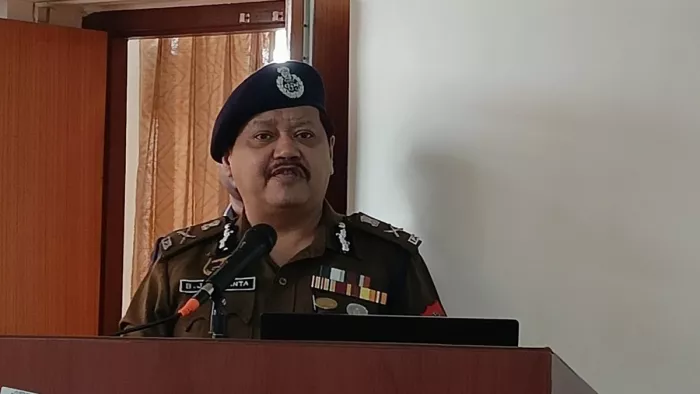 निजी मदरसों में सुधार के लिए सरकार और पुलिस को समर्थन दे रहे मुस्लिम नेता: असम डीजीपी (फोटो: @DGPAssamPolice)