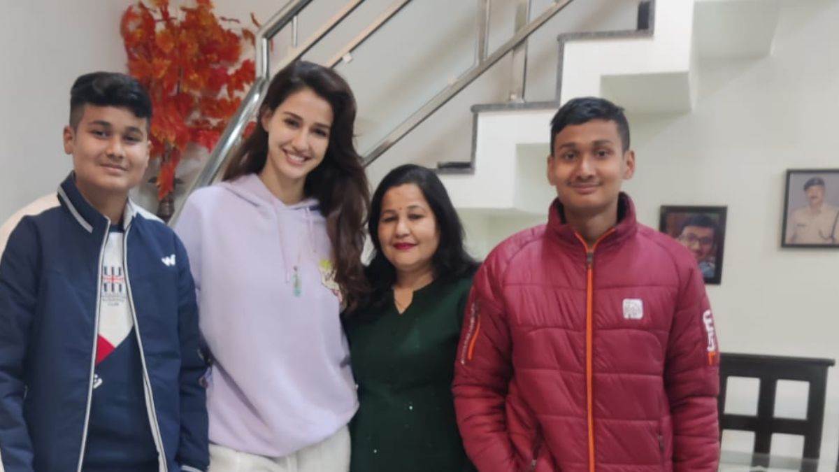 https://www.jagranimages.com/images/newimg/28012023/28_01_2023-disha_patni_1_23311473.jpg