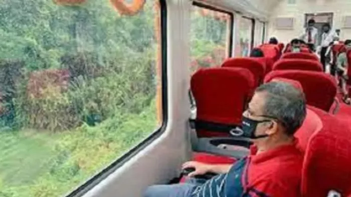 हिमाचल प्रदेश में लोगों को जनशताब्दी ट्रेन के सफर से वंचित रहना पड़ेगा।