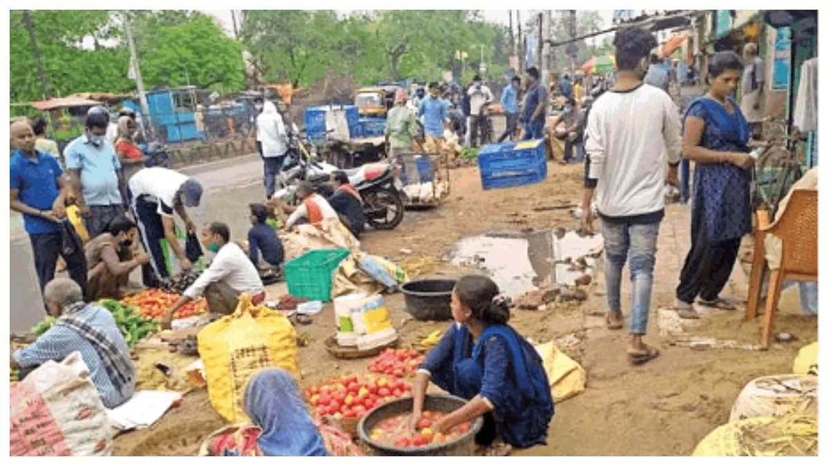 जम्मू शहर में इसी तरह कई इलाकों में सड़क किनारे लगती है सब्जी मंडी