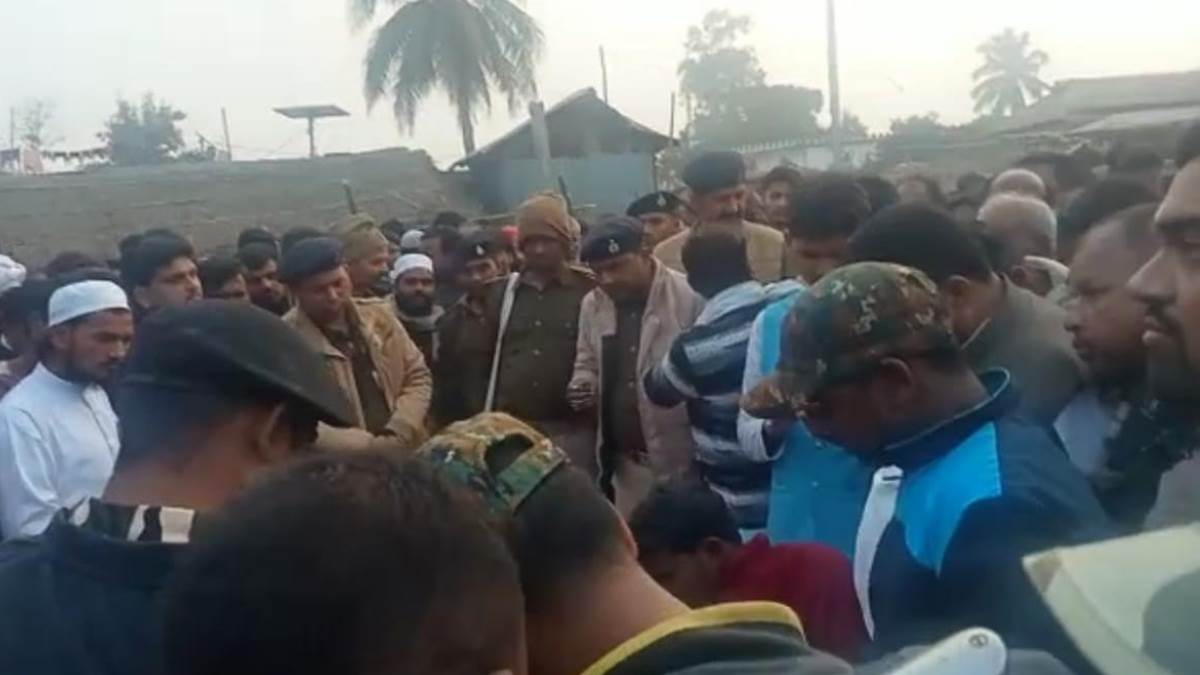 Bhojpur: पति से झगड़े के दौरान छत से गिरी पत्नी, अस्पताल ले जाते समय तोड़ा  दम, पिता ने लगाया हत्या का आरोप - women died after falling form terrace in  Bhojpur during