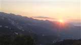 Uttarakhand Weather Update: पहाड़ों में पाला और मैदानों में कोहरा परेशानी बढ़ा रहा है।
