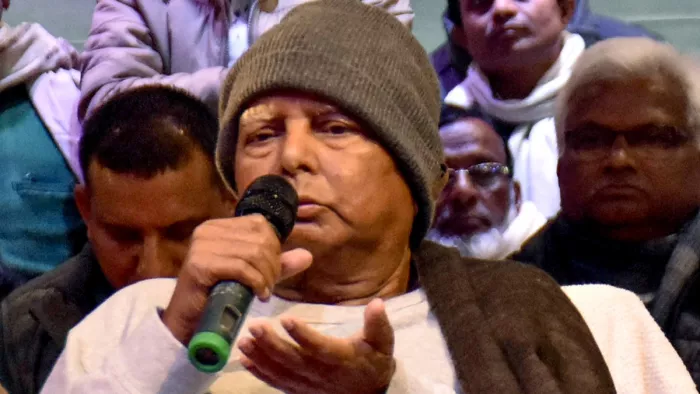 Lalu Yadav क्यों हैं मौन? RJD के सत्ता से आउट होने के बाद सियासी गलियारों में अटकलें तेज
