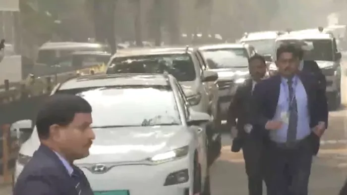 Nitish Kumar Resign: नीतीश कुमार ने राज्यपाल को सौंपा त्यागपत्र