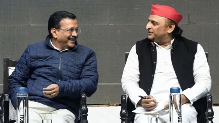 दिल्ली के मुख्यमंत्री अरविंद केजरीवाल और यूपी के पूर्व सीएम अखिलेश यादव करेंगे रोड शो। फाइल फोटो