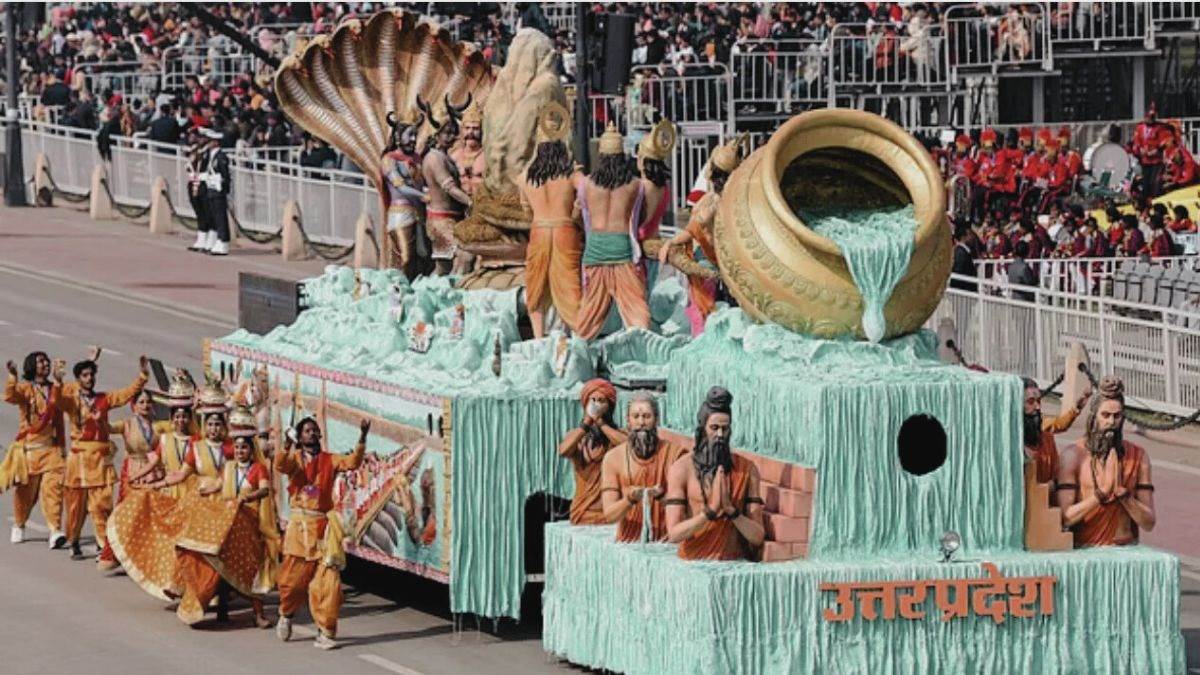 https://www.jagranimages.com/images/newimg/28012025/28_01_2025-republic_day_maha_kumbh_jhanki_23874569.jpg