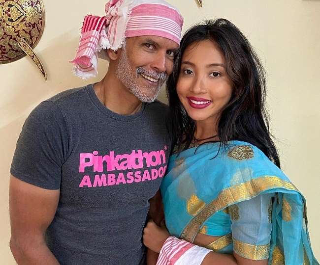 अभिनेता मिलिंद सोमन और उनकी पत्नी अंकिता कोंवर, , Instagram : milindrunning