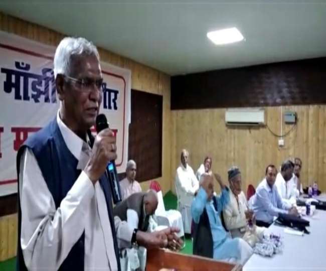 अधिवेशन में बोलते सीपीआइ के महासचिव डी राजा। जागरण