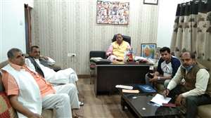 विंध्य कारिडोर परियोजना के लिए सदर विधायक रत्नाकर मिश्र व उनके भाइयों ने अपनी भूमि की रजिस्ट्री की।