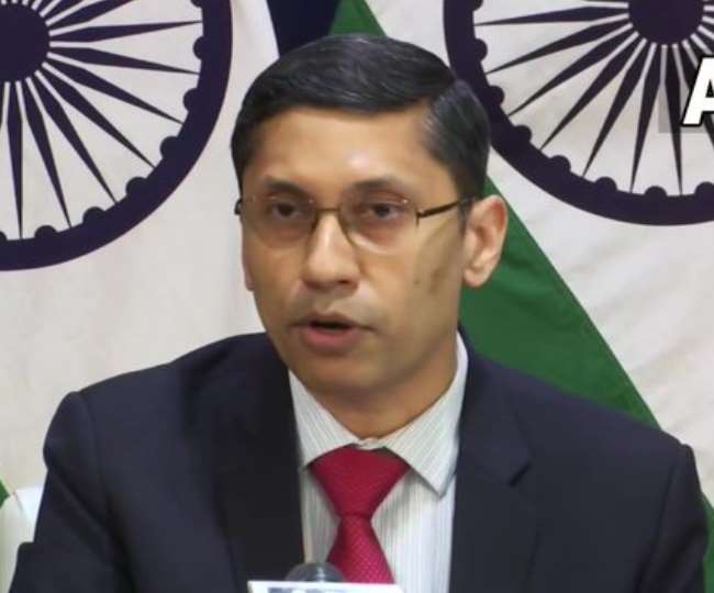 mea spokesperson arindam bagchi says indians to go to west ukraine but not reach the border