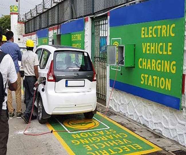 https://www.jagranimages.com/images/newimg/28022022/28_02_2022-ev_charging_station_22505276.jpg