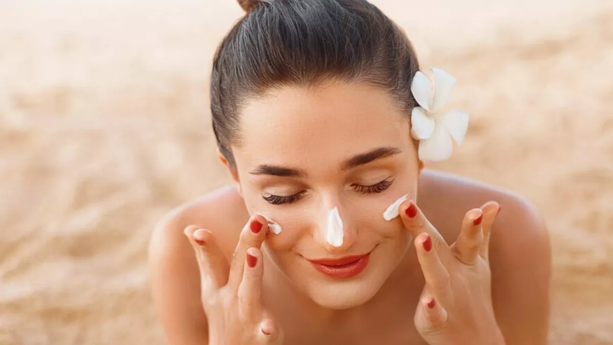 Skin Care Tips: बदलते मौसम में स्किन से जुड़ी परेशानियों से बचे रहने के लिए ऐसे करें उसकी देखभाल