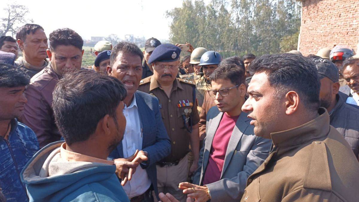 class 10th student death in police fire family protests dm and sp reached in village