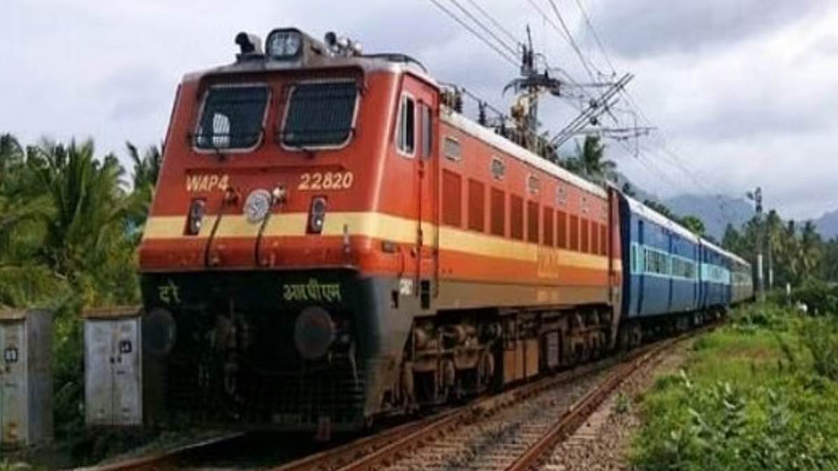 https://www.jagranimages.com/images/newimg/28022024/28_02_2024-trains3_23663189.jpg