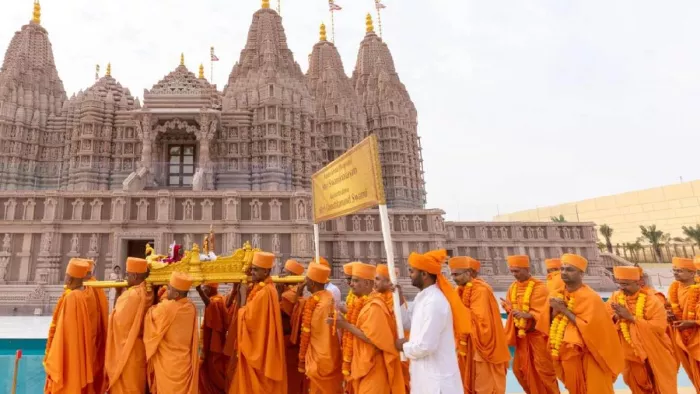 UAE Hindu Mandir: अबू धाबी के हिंदू मंदिर में निकली पालकी यात्रा