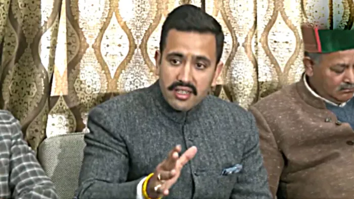 Himachal Politics: विक्रमादित्य सिंह ने मंत्री पद से दिया इस्तीफा