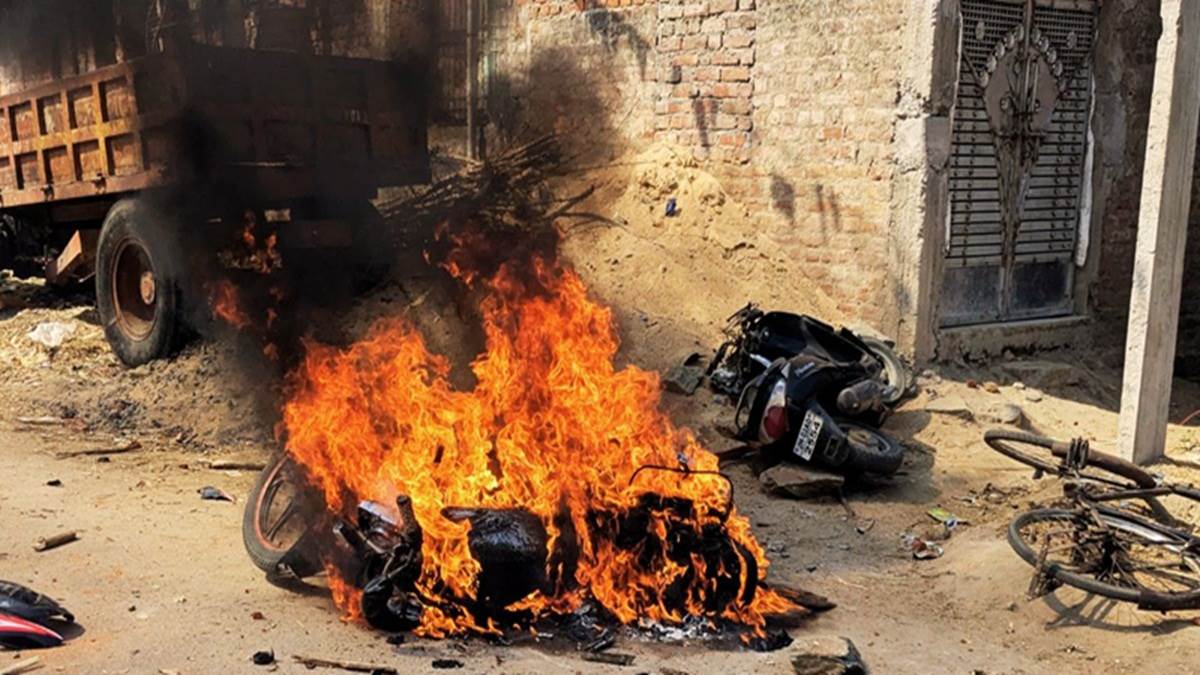 https://www.jagranimages.com/images/newimg/28022025/28_02_2025-hazaribagh_violence_23892102_75854802.jpg