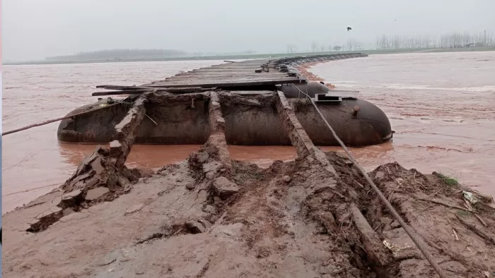 Punjab News: रावी नदी में बढ़ा पानी का स्तर, संकट में फंसे लोग। फाइल फोटो