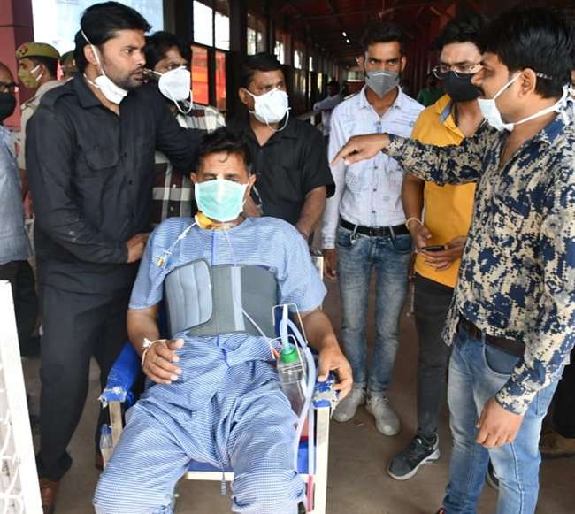 कानपुर के कार्डियोलॉजी हॉस्पिटल में आग से अफरा तफरी मची रही।
