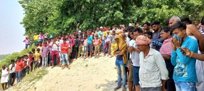 छोटी गंडक नदी में दो शव मिलने से मची सनसनी - Sensation created by finding  two bodies in the small Gandak river - Bihar Siwan Crime News