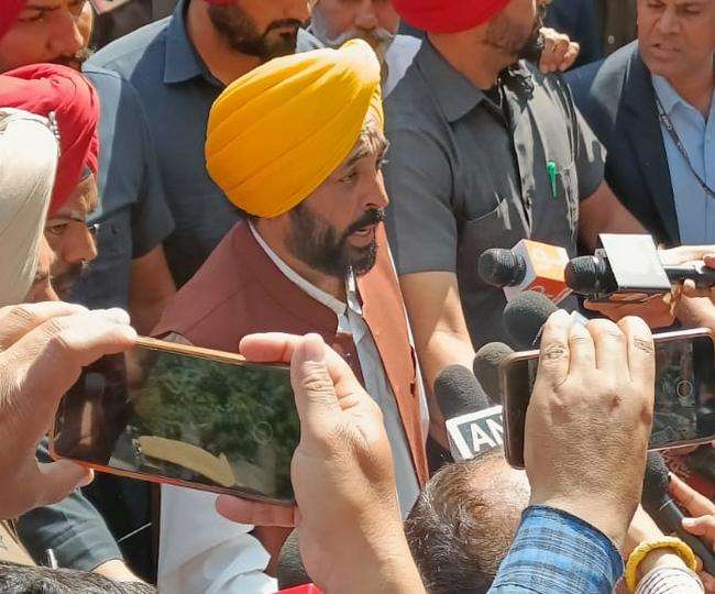 Bhagwant Mann raised questions on appointment of officers of other states in Chandigarh Administration - भगवंत मान ने चंडीगढ़ प्रशासन में अन्‍य राज्‍यों के अफसरों की नियुक्ति पर उठाए सवाल