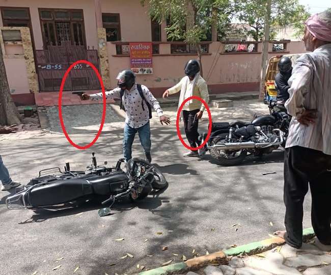 बैंक जा रहे पेट्रोल पंप कर्मियों से बदमाशों ने लूटे 25 लाख।
