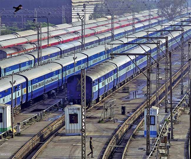 कब होगा दिल्ली-एनसीआर के बीच चलने वाली इस लोकल ट्रेन का संचालन?