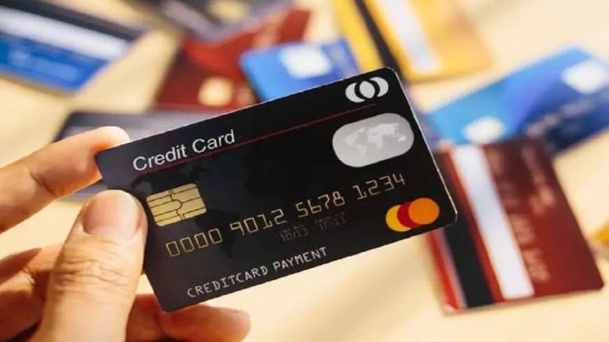 Credit Card Payments: देरी से बिल भरने पर क्रेडिट स्कोर गिरने के साथ ये भी होते हैं नुकसान, जनिए डिटेल्स