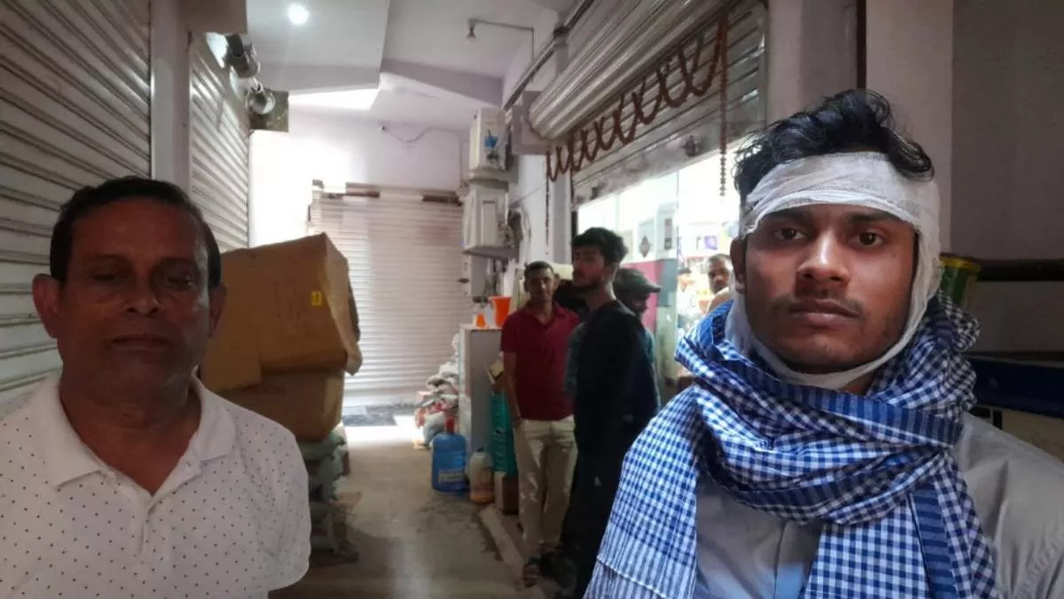 Sheikhpura: किराना व्यवसायी से लूट का प्रयास, हिम्मत दिखाते हुए कारोबारी ने छीनी पिस्टल तो भाग खड़े हुए लुटेरे