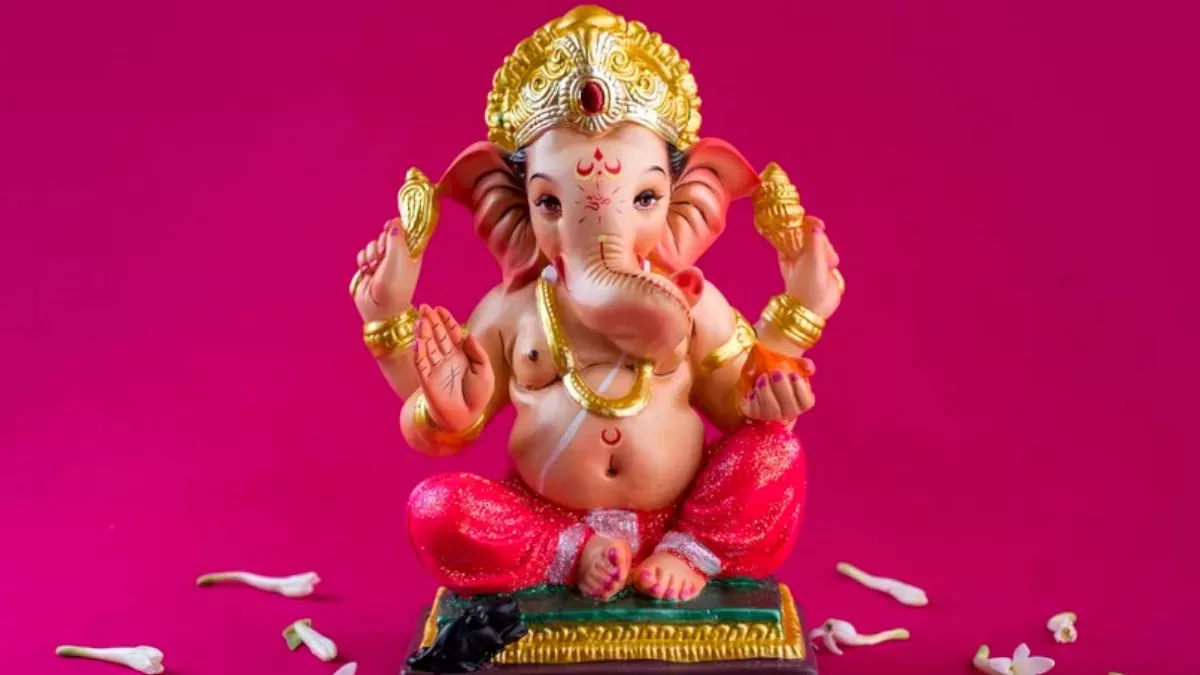 Ganesha Stotram: दुःख और संकट से पाना चाहते हैं छुटकारा, तो बुधवार के दिन करें गणेश स्त्रोत का पाठ