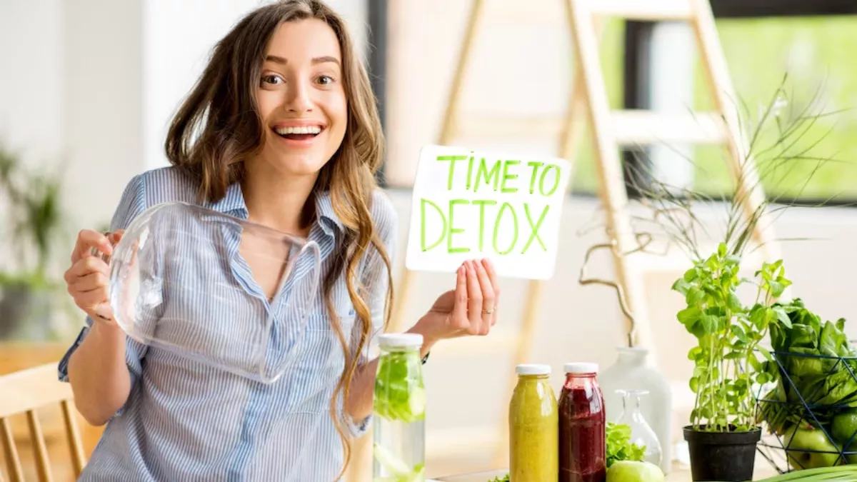 आपकी वेट लॉस जर्नी के रास्ते का कांटा बन सकती है शरीर के अंदर की गंदगी, इन Detox Tips से पाएं इससे छुटकारा