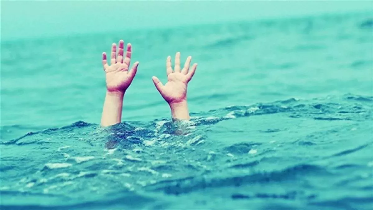 Hapur News: ननिहाल आए दो बच्चों की तालाब में डूबने से मौत, परिजनों में मचा कोहराम