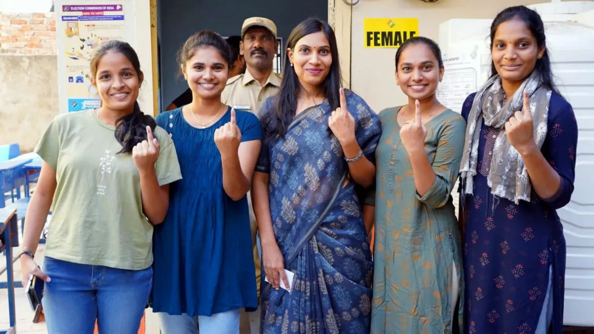 Lok Sabha Election 2024: वोटिंग से पहले महिला वोटरों को मतदान केंद्र पर मिलेगी ये सुविधा